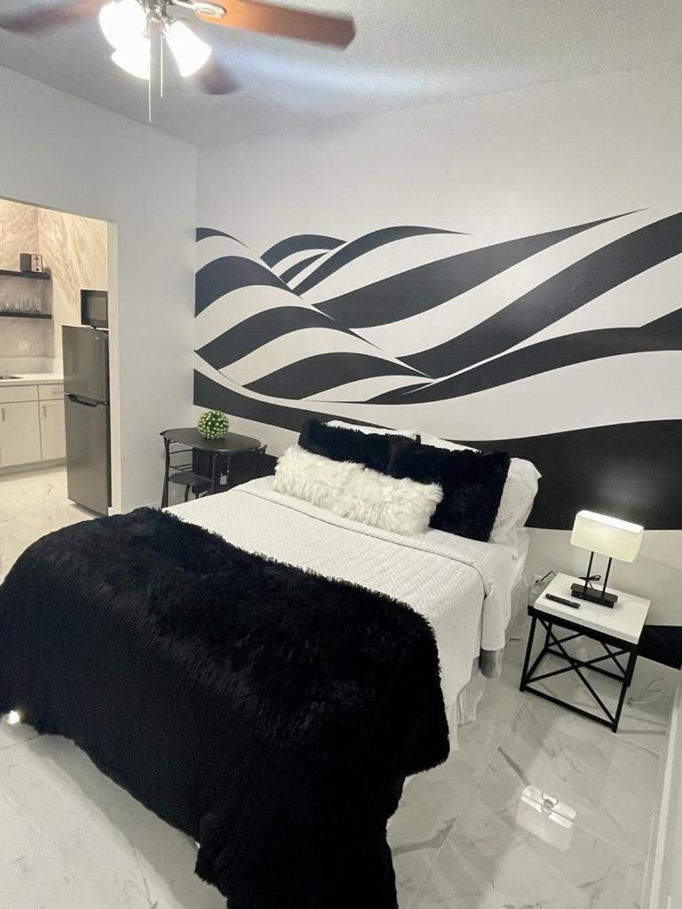 Cozy Studio, Prime Location, Remodeled, 1 Parking Вест-Палм-Біч Екстер'єр фото