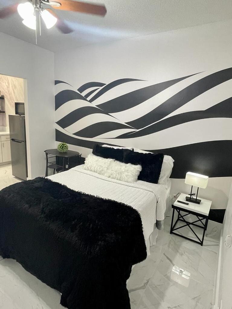 Cozy Studio, Prime Location, Remodeled, 1 Parking Вест-Палм-Біч Екстер'єр фото